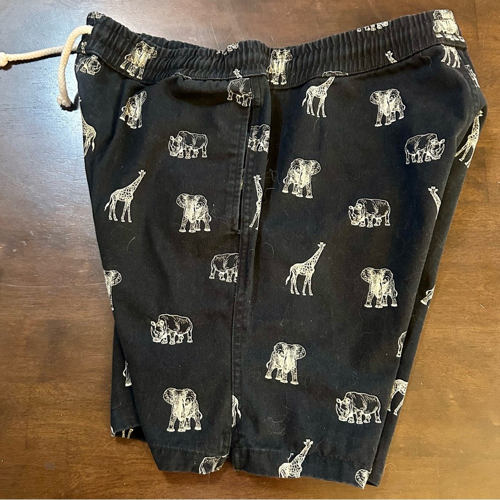 Forever 21 Black Athletic Shorts with Animal Safari Print, Men's L - Picture 4 of 6